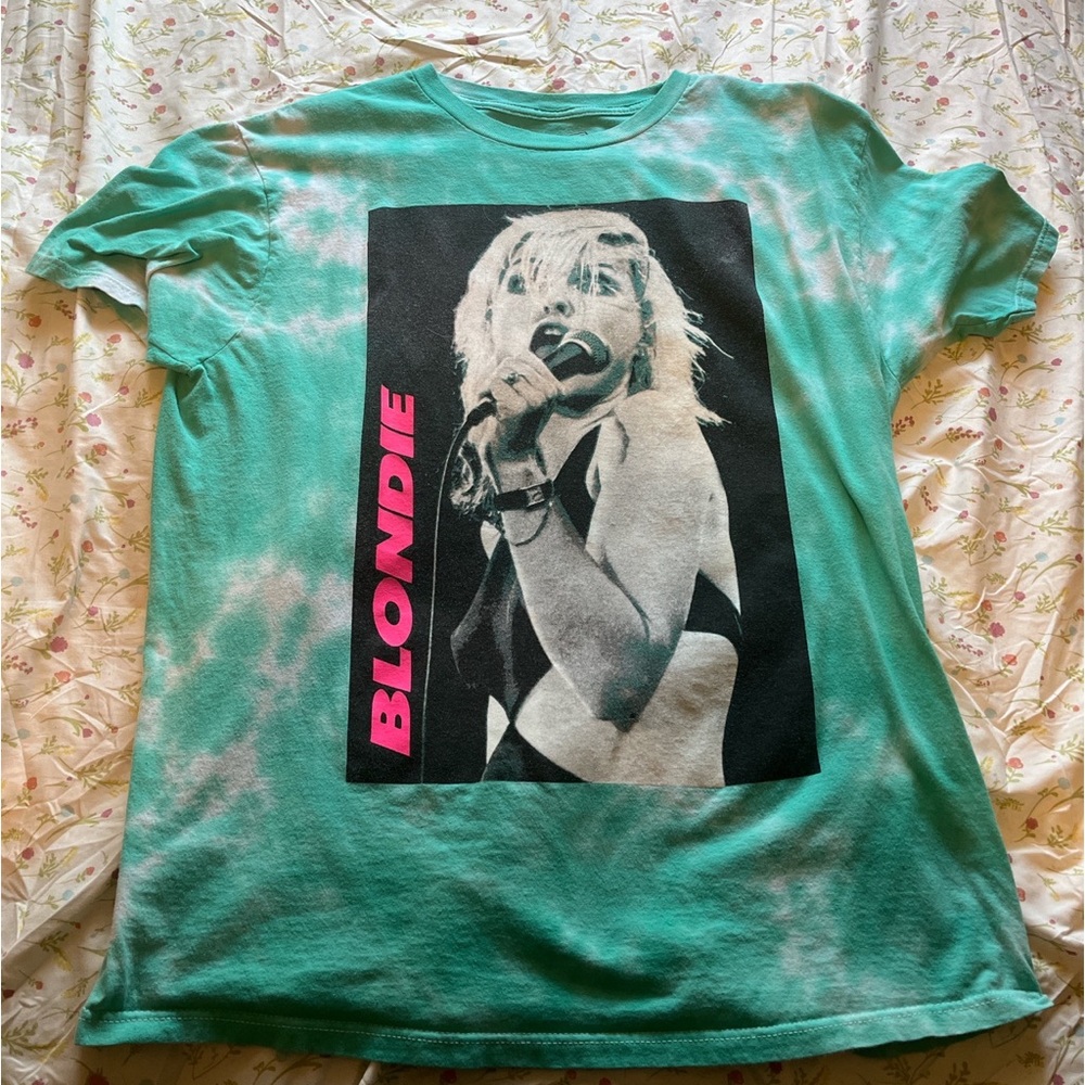 XL teal and white Blondie tshirt